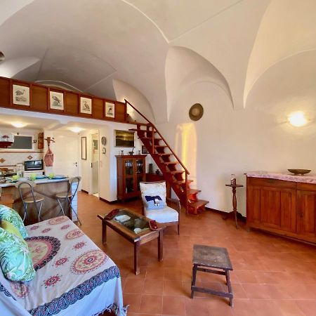 Holidaycasa Romano - Vacanza Nel Cuore Di Sperlonga Kültér fotó
