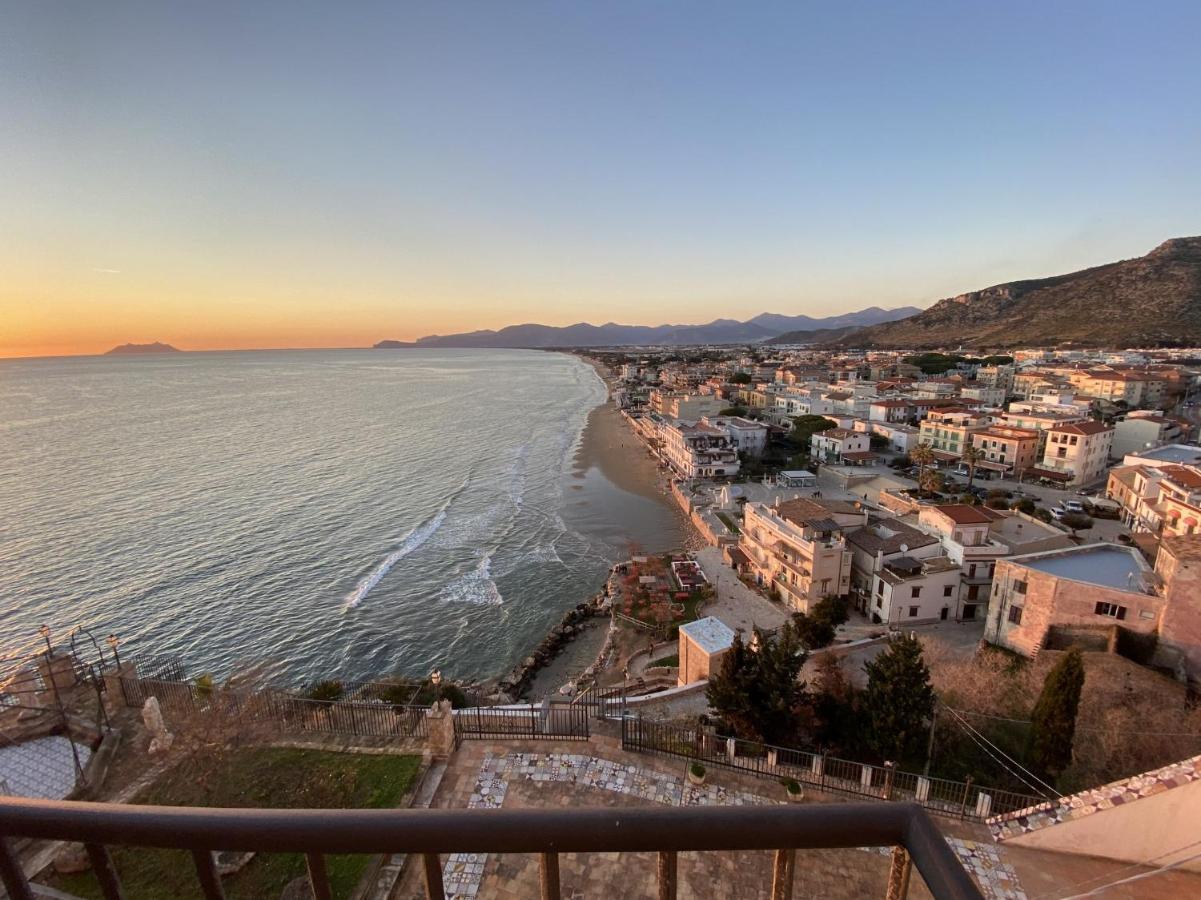 Holidaycasa Romano - Vacanza Nel Cuore Di Sperlonga Kültér fotó