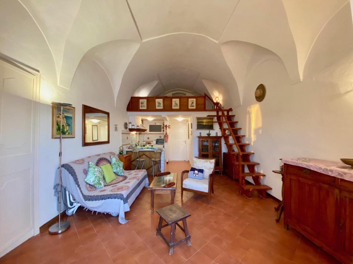 Holidaycasa Romano - Vacanza Nel Cuore Di Sperlonga Kültér fotó